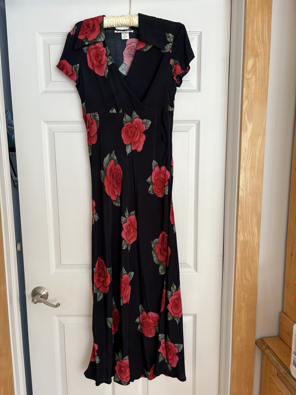 Vintage 1990s Rose Print Black V-neck Collared Dress NC Love Brand Women’s