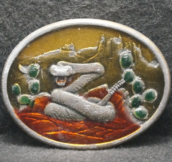 XH01159 VINTAGE 1970s ***COILED RATTLESNAKE*** REPTILE ARTWORK BRASS BELT BUCKLE