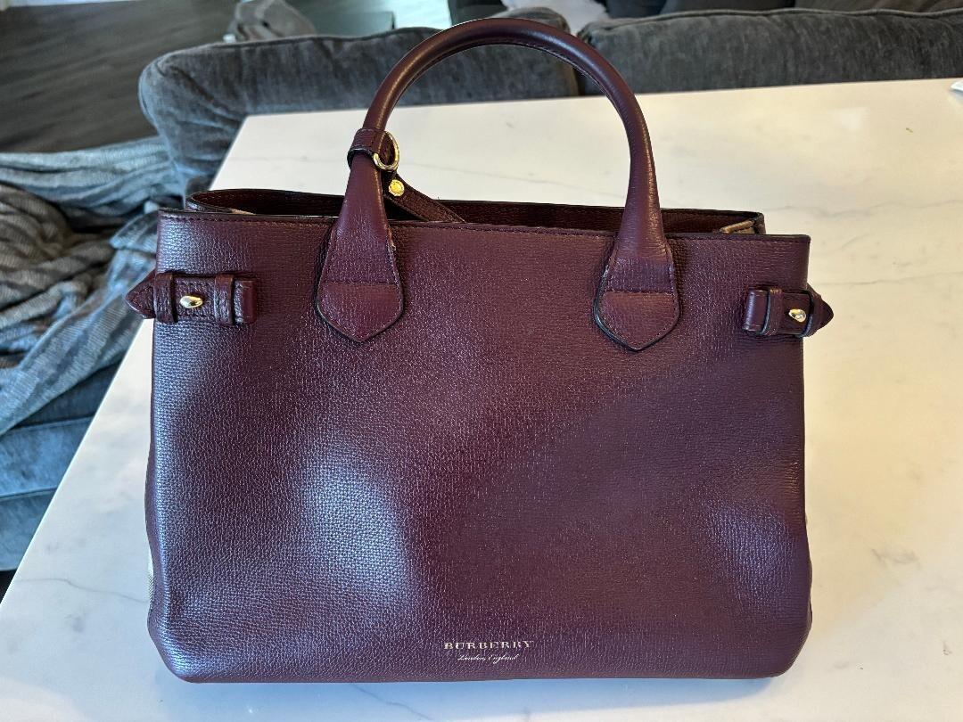ON SALE – $2500 BURBERRY PURSE, LITTLE WEAR, BURGUNDY COLOR HANDBAG W/RETAIL BAG