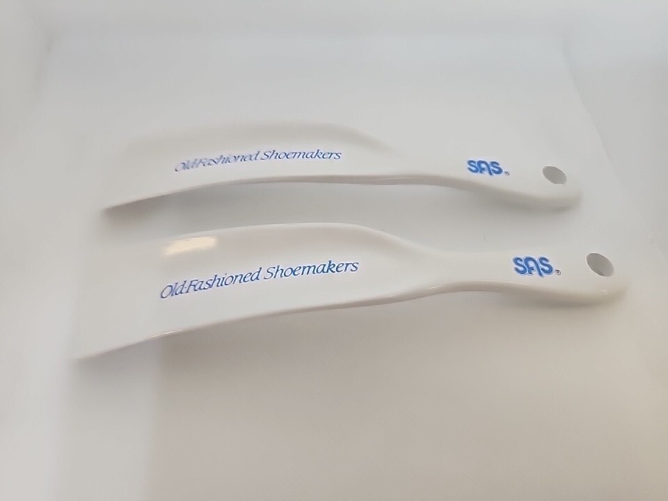 Set Of 2 San Antonio Shoemakers SAS Advertising Shoe Horn 7″ Plastic Tex Vintage