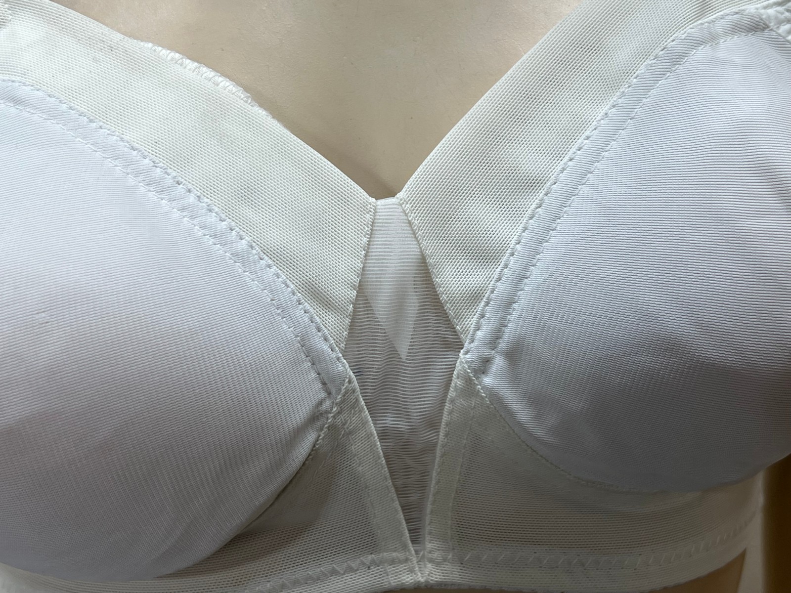 44C VTG 70s NOS Exquisite Form BRA FUL-LY Seamless Cup P520 Fully Figured 44 C