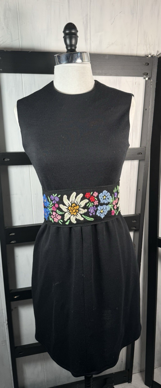 VNTG 50/60s Royal Lark Ltd By Jan Strass Sheath, S/XS, Wool, Embroidery, MINT