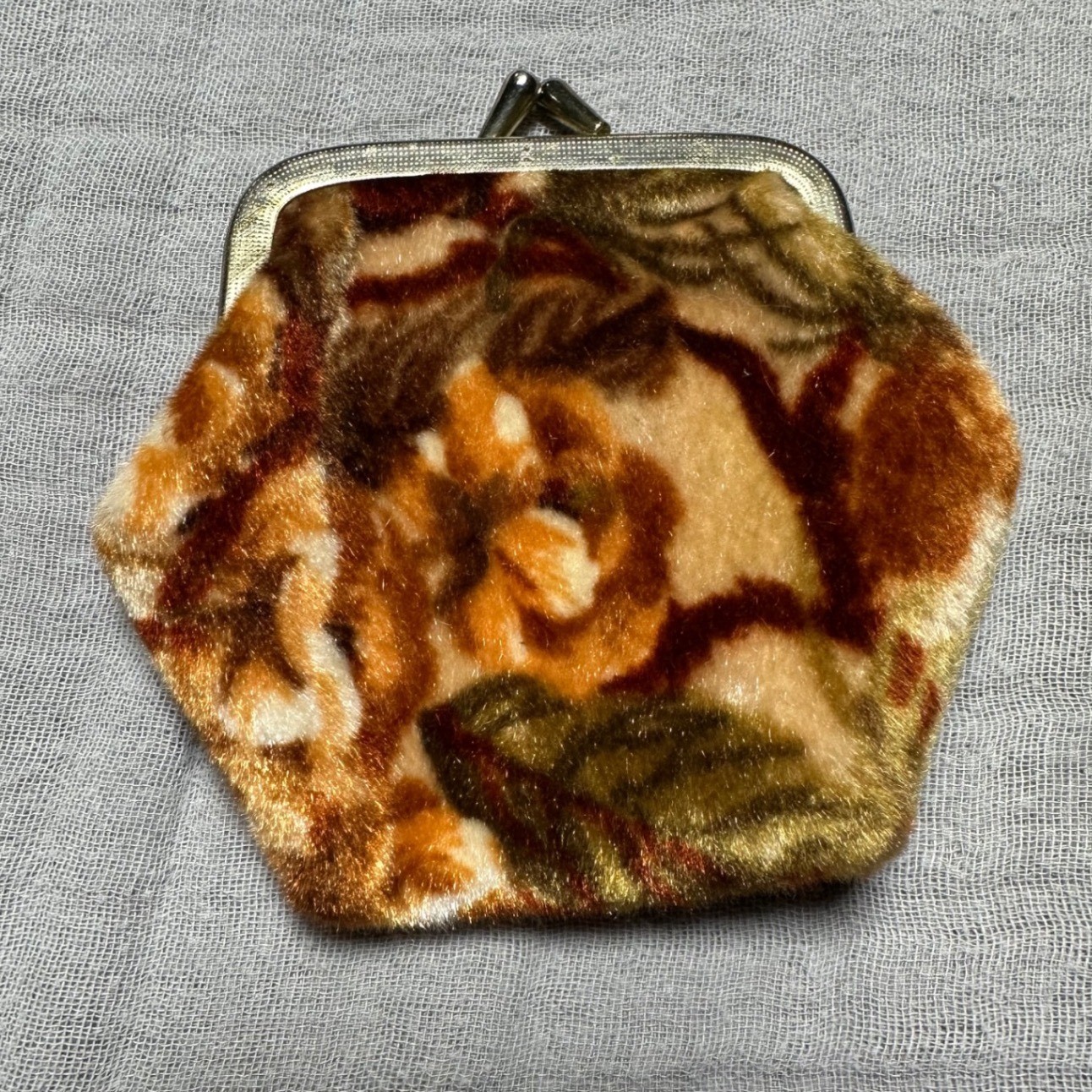 Vintage Floral Tapestry Change Coin Purse Kiss Lock Clutch Wallet 4″ x 4″