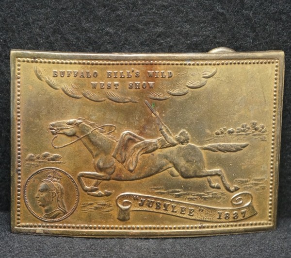 XC29108 VINTAGE 1970s **1887 BUFFALO BILL’S WILD WEST SHOW JUBILEE** BELT BUCKLE