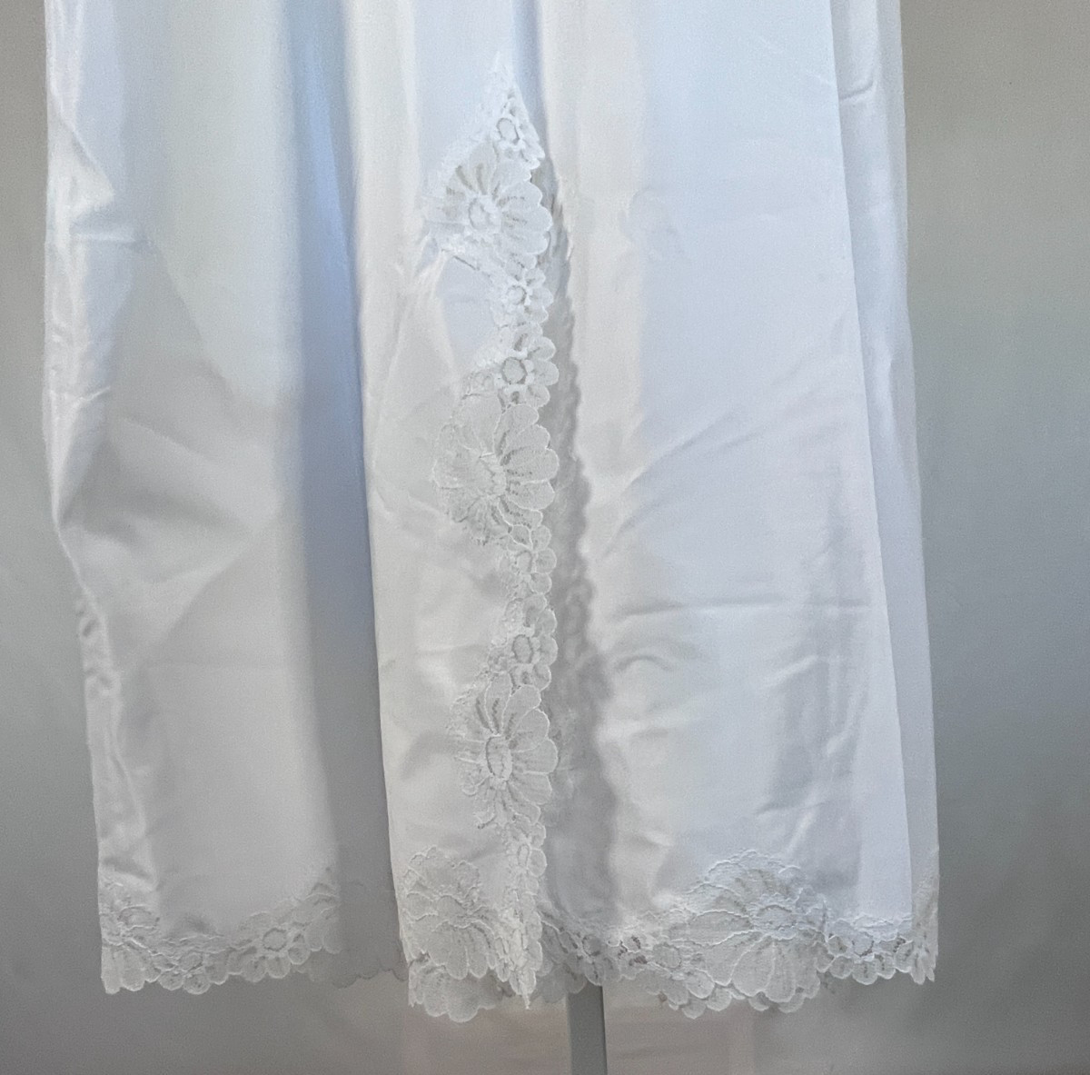Vintage White Full Slip Lace Trim Nylon Womens 40 Bust Lingerie Nightgown