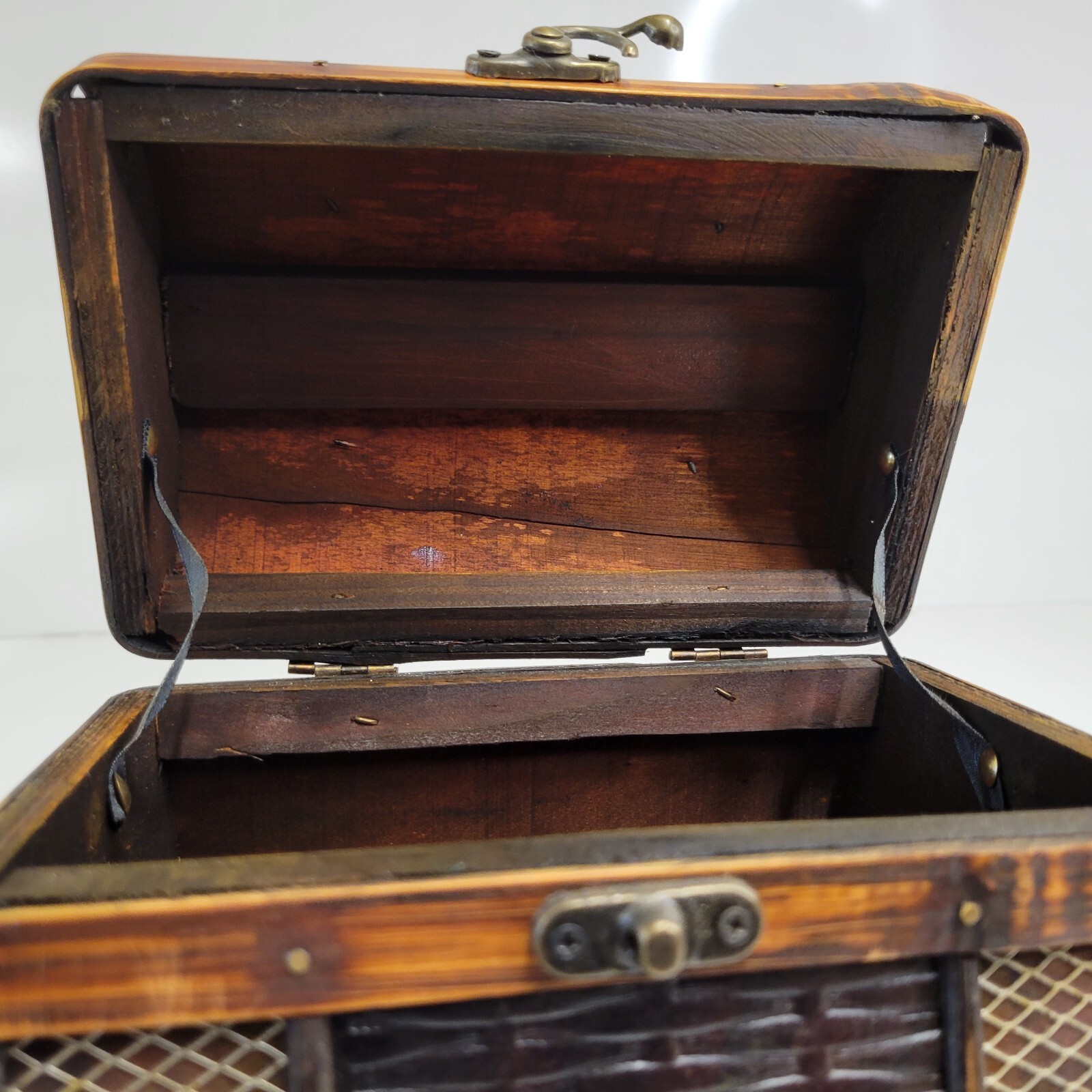 Wood, Metal, & Leather-like Trinket Box Purse Handbag W/ Metal Latch & Hardware