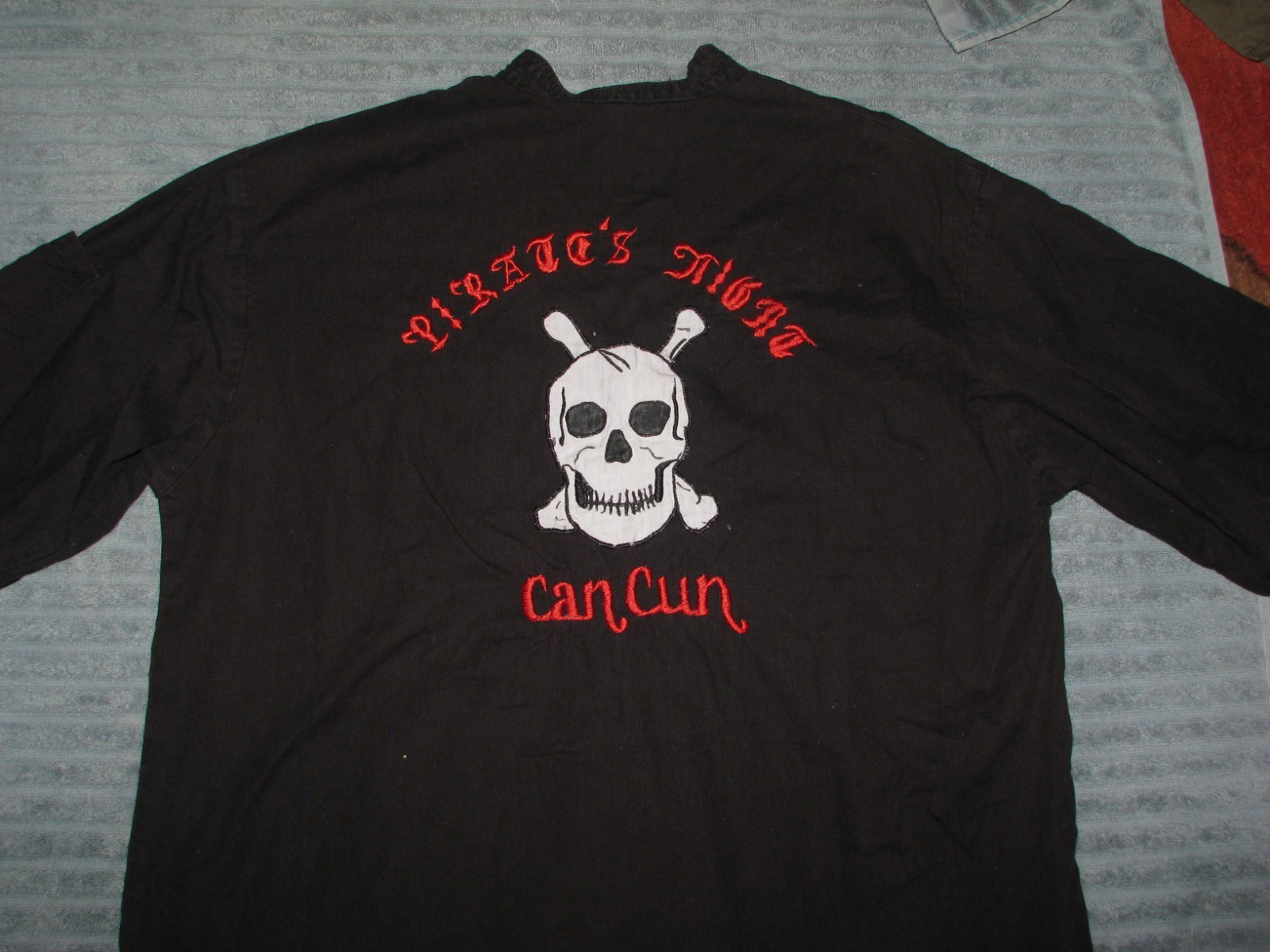 Vintage 80’s (S) CANCUN MEXICO “Pirate’s Night” Tunic Shirt (Skull & Crossbones)