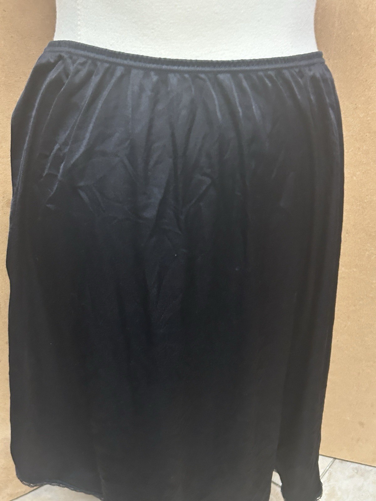 VASSARETTE Black Nylon Half Slip Size 24″ XL/44 Style 11-132