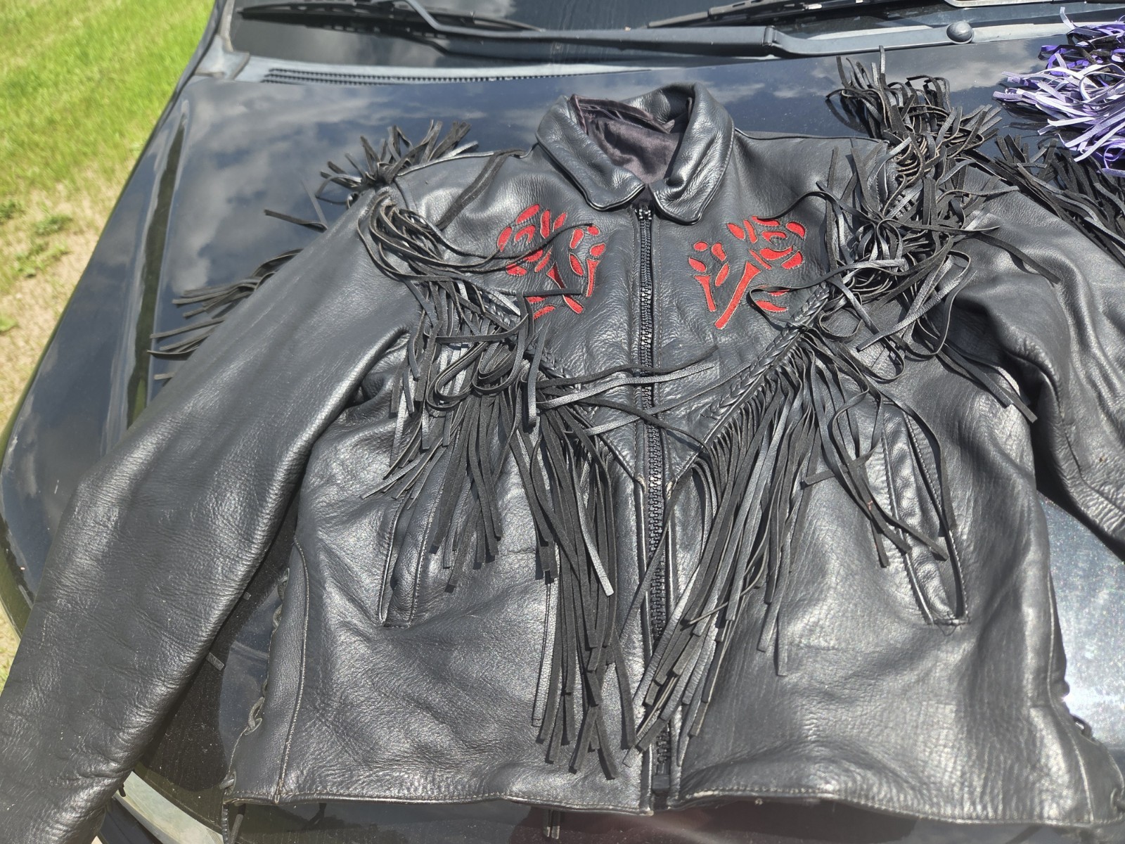 VTG Women Black Leather Fringe and Rose pattern Motorcycle Jacket Size L