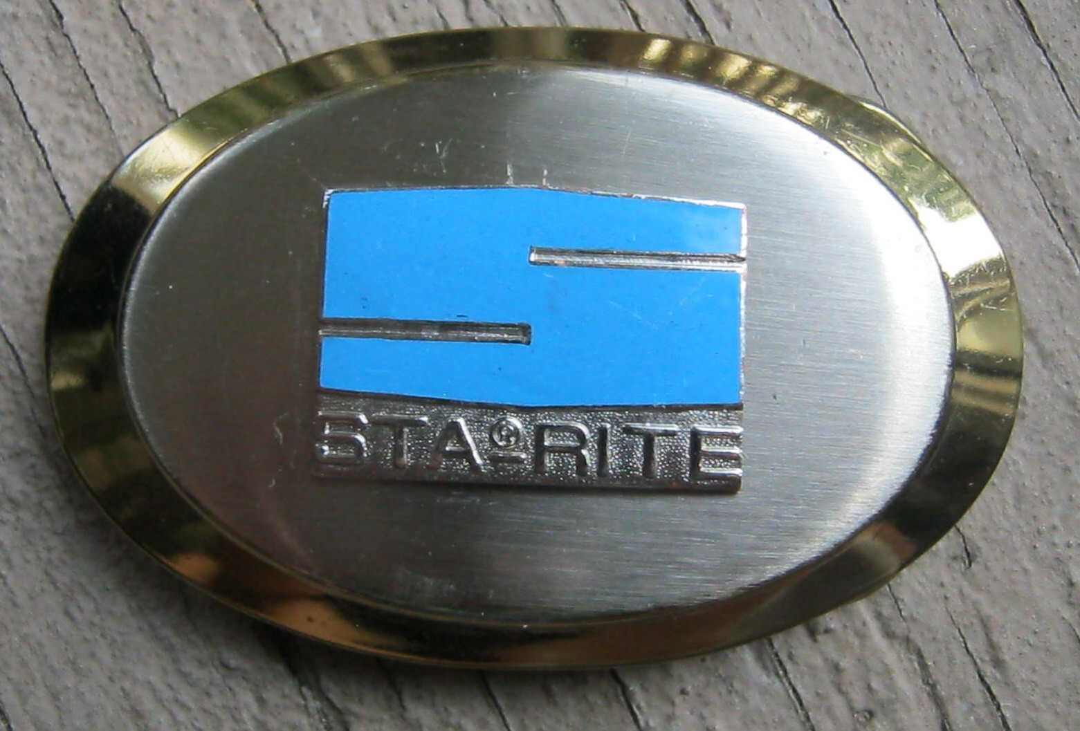 VINTAGE STA-RITE INDUSTRIES OVAL METAL BELT BUCKLE, NOS