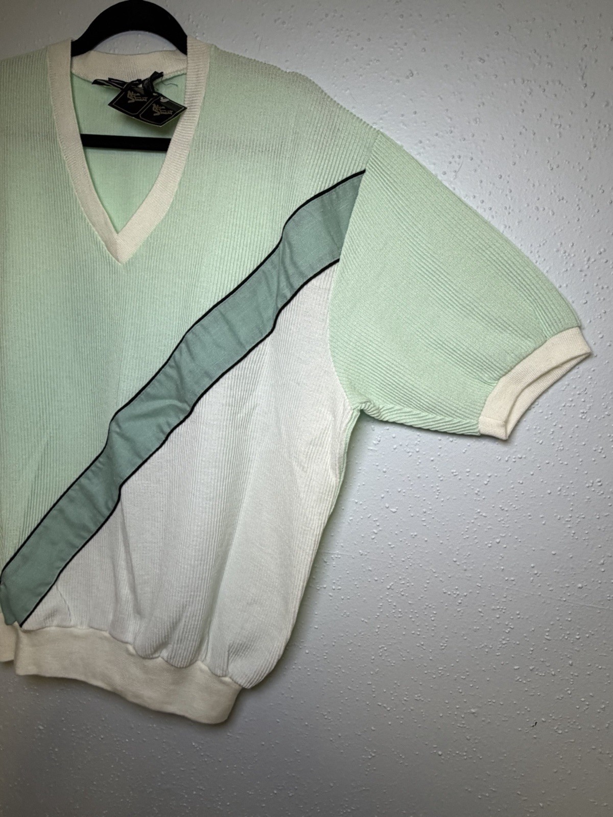 Vtg Alan Stuart Seafoam Green/Ivory Diagonal Design V neck Ribbed Mens Top Sz XL