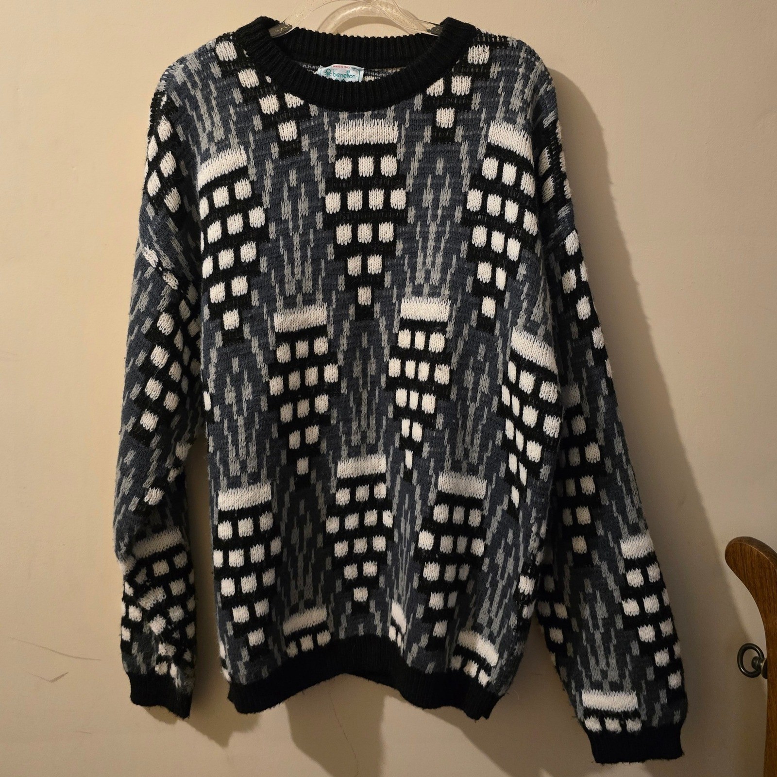 Vintage Benetton Made in Italy Geometric Knit Sweater Mens Black Grey White
