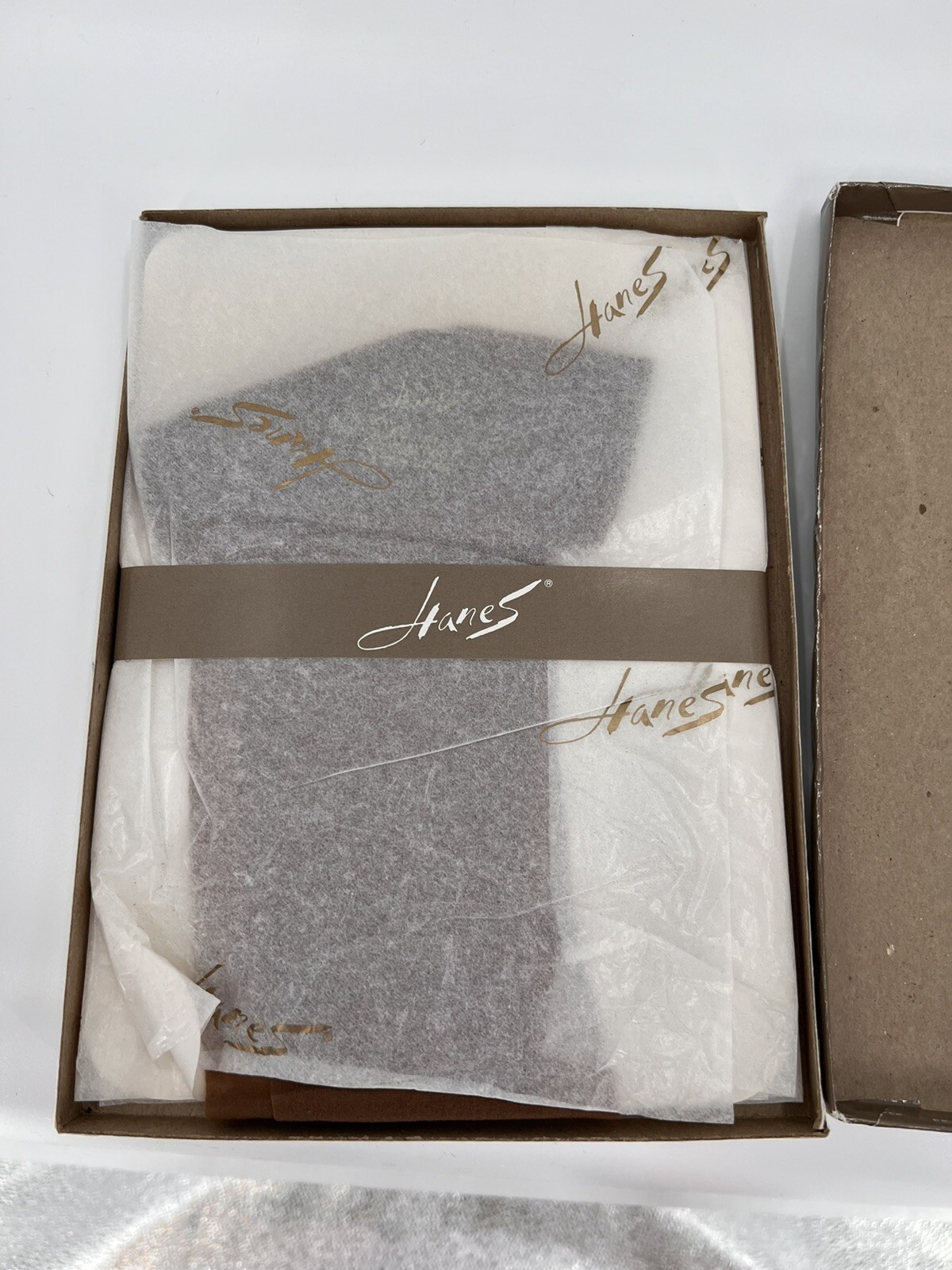 NEW VINTAGE 1978 HANES HOSIERY CANTRECE II BARELY THERE SANDALFOOT 220 L-5