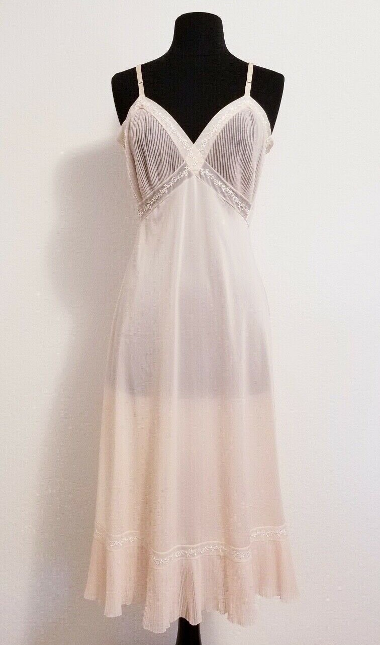 Vintage Pretty in Pink Negligee Slip Dress w Pleating & Lace Embroidery S/M