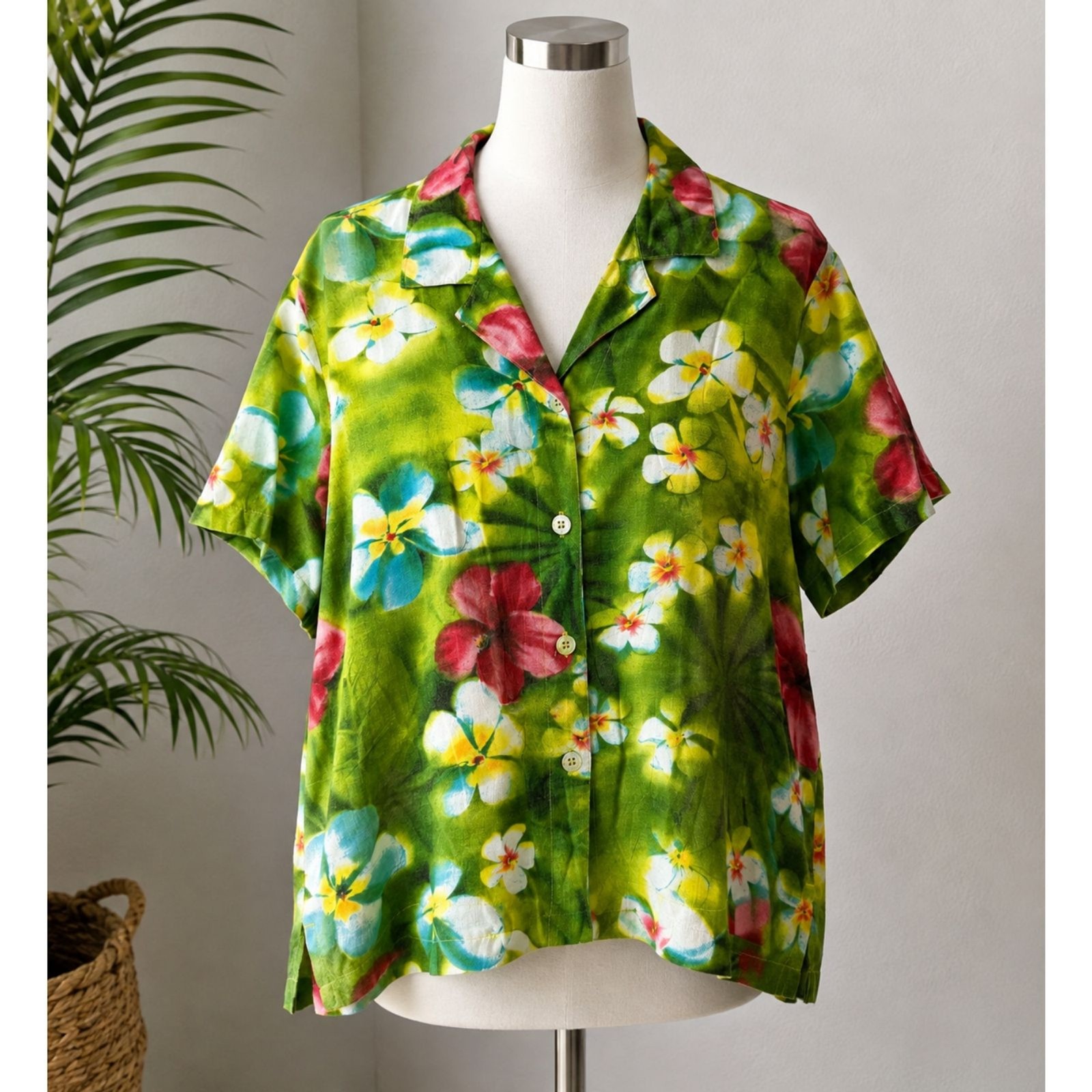 Vintage Jams World Women’s M Hawaiian Shirt Pu‘anani Green Floral Rayon Hawaii
