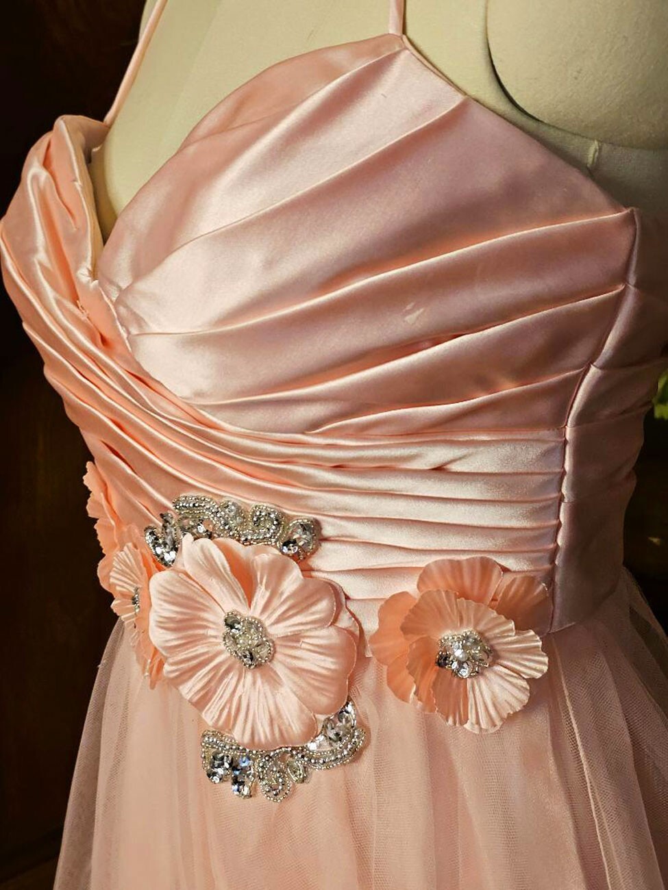 BLONDIE NITES NEW OLD STOCK SATIN SEQUIN ARTIFICIAL FLOWERS PLEATED EVENING GOWN