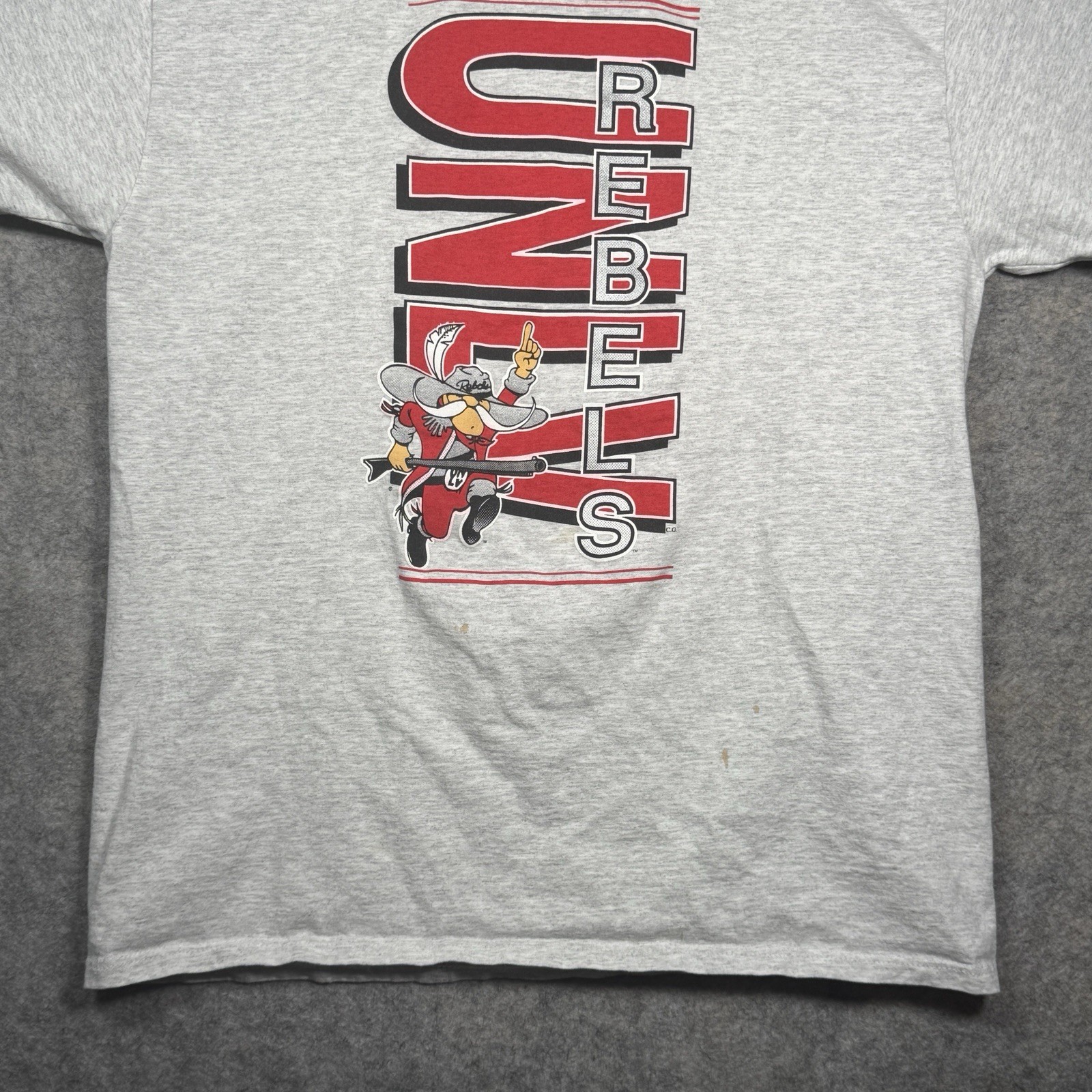 Vintage 90s UNLV Rebels NCAA Graphic T Shirt Mens Size XL 22×31 Made In USA