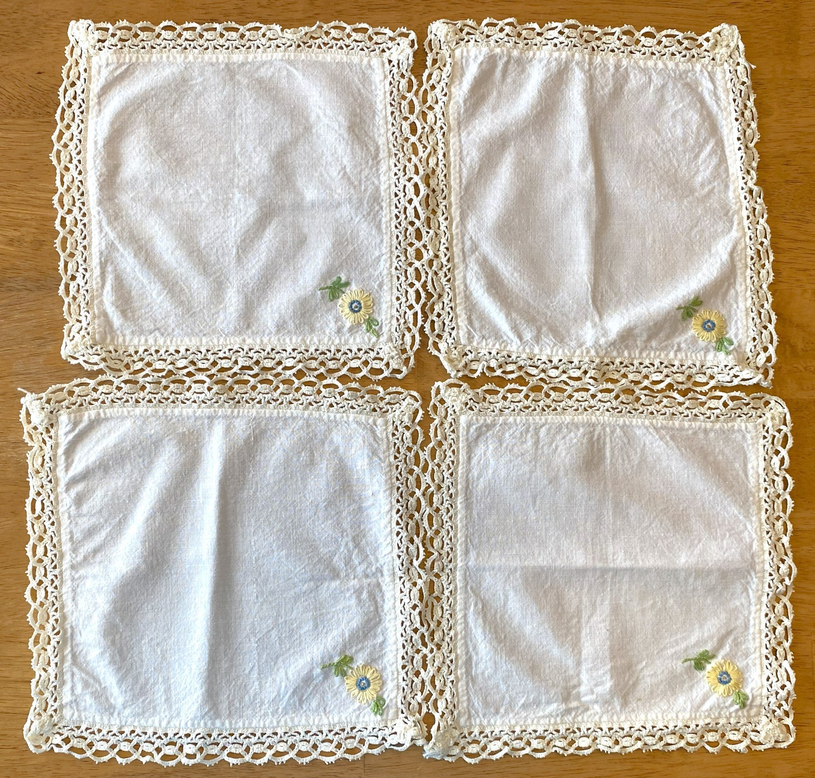 Lot of 4 Vintage Ladies Embroidered Yellow Floral Handkerchiefs w/Corner Flowers