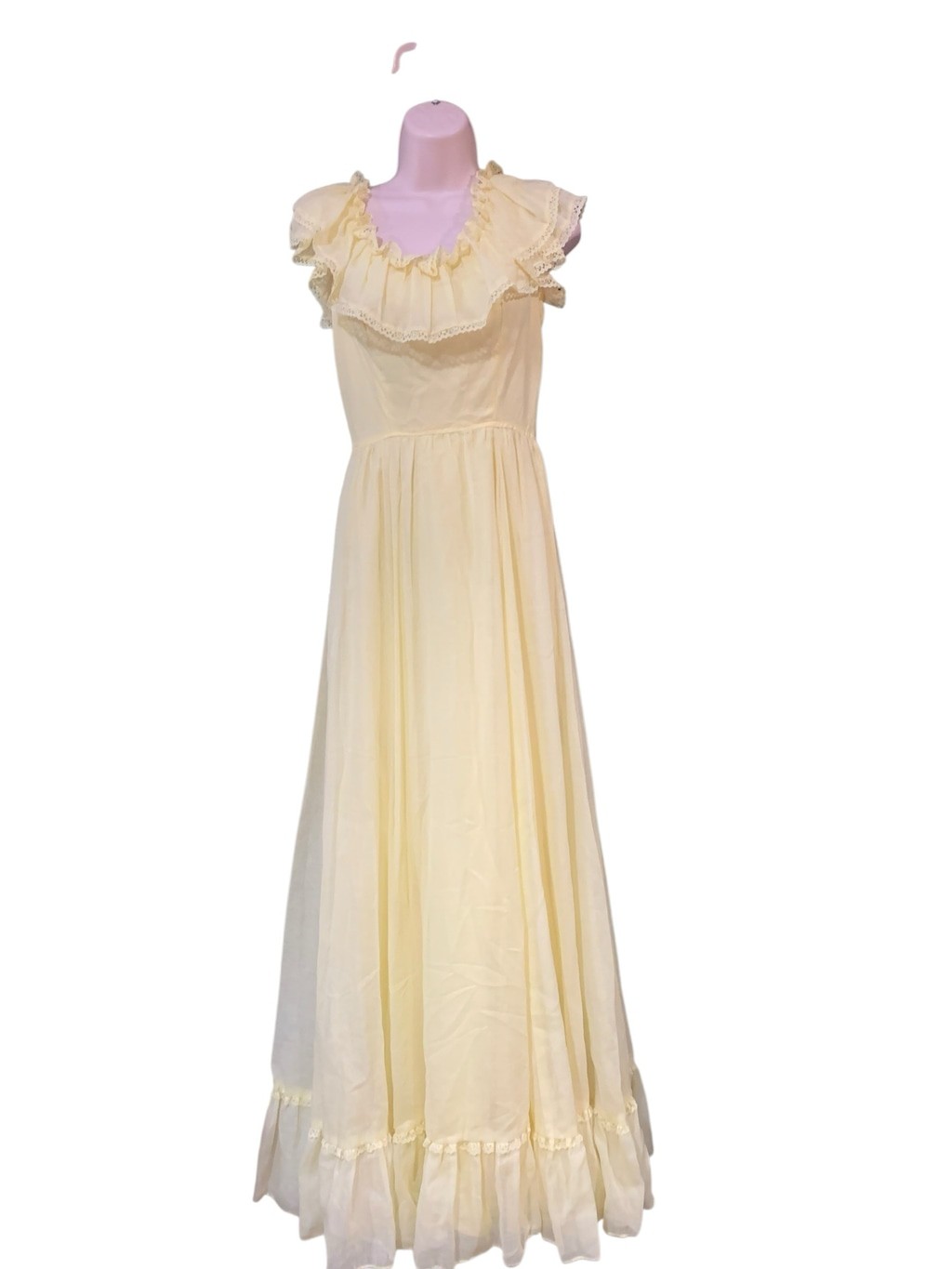 Vntg 70’s Women’s Yellow off shoulder Ruffle Maxi Dress Size S