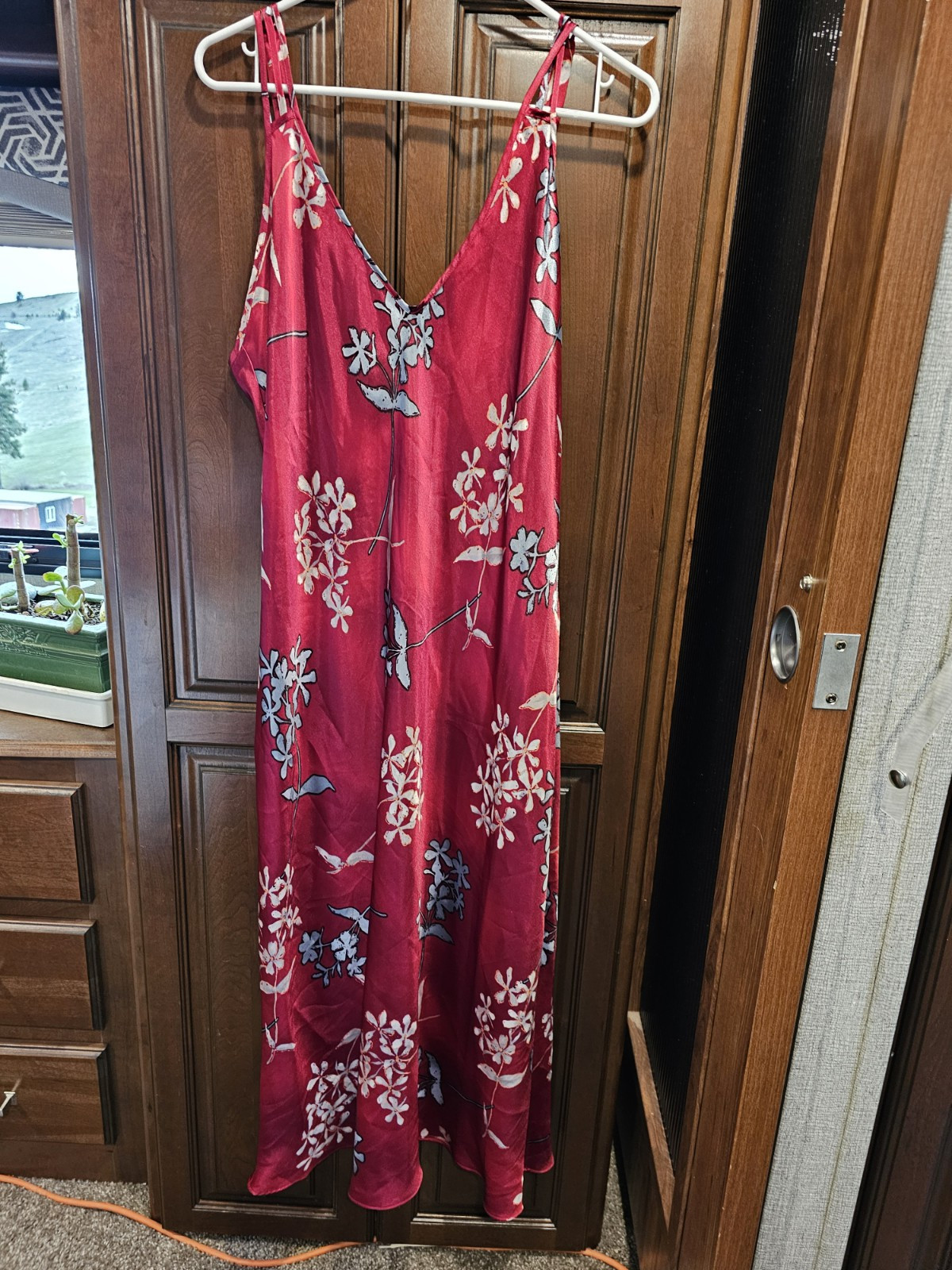 Vintage Inner Most Red Floral Glossy Long Satin Robe and Negligee L Bust 40