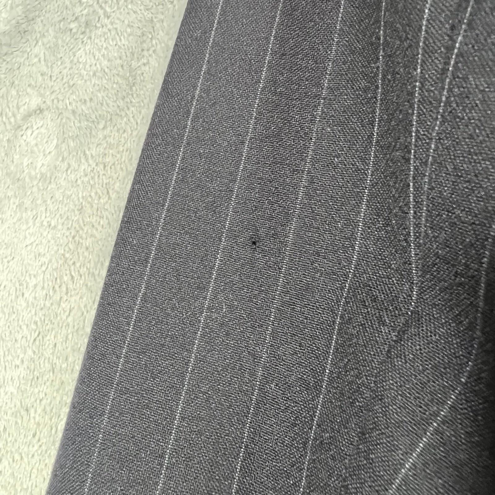 Hickey Freeman Blazer Mens 42R Navy Blue Pinstripe Wool Sport Coat Vintage Hole