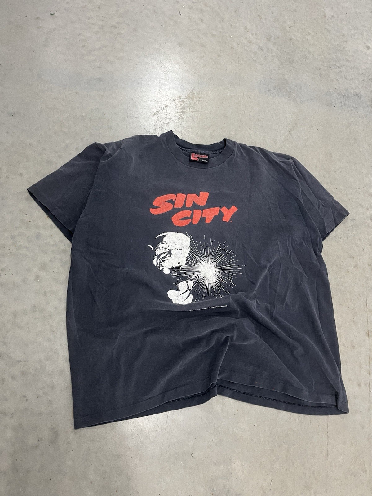 Holoubek Sin City Frank Miller 1993 Men’s Black Graphic T-Shirt XL