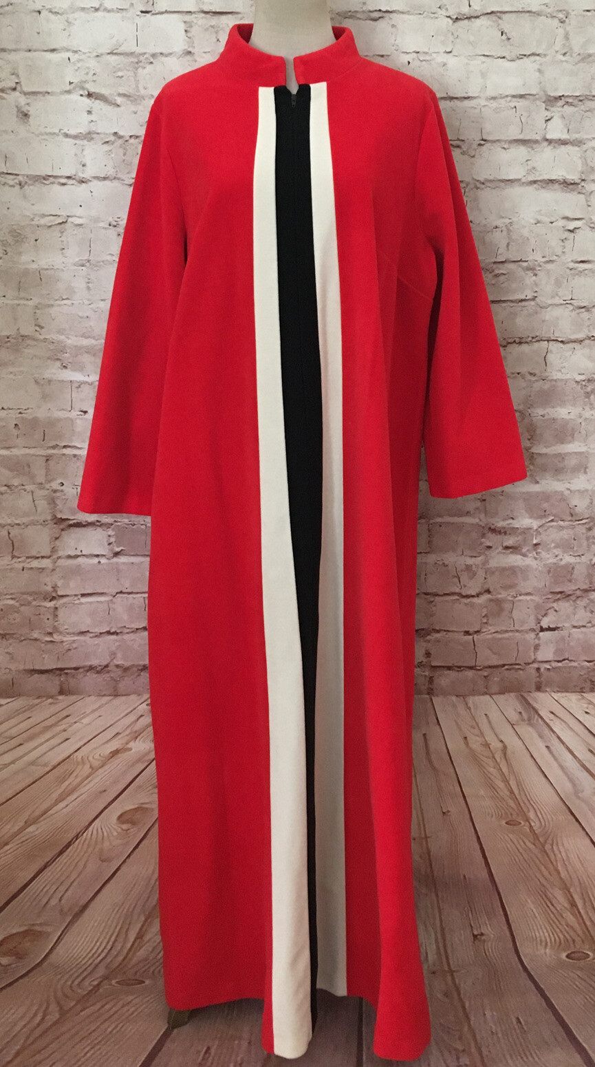 Vintage JC Penney Robe Red Velour Lounge House Coat 1/2 Zip Size 38 (Chest 46)