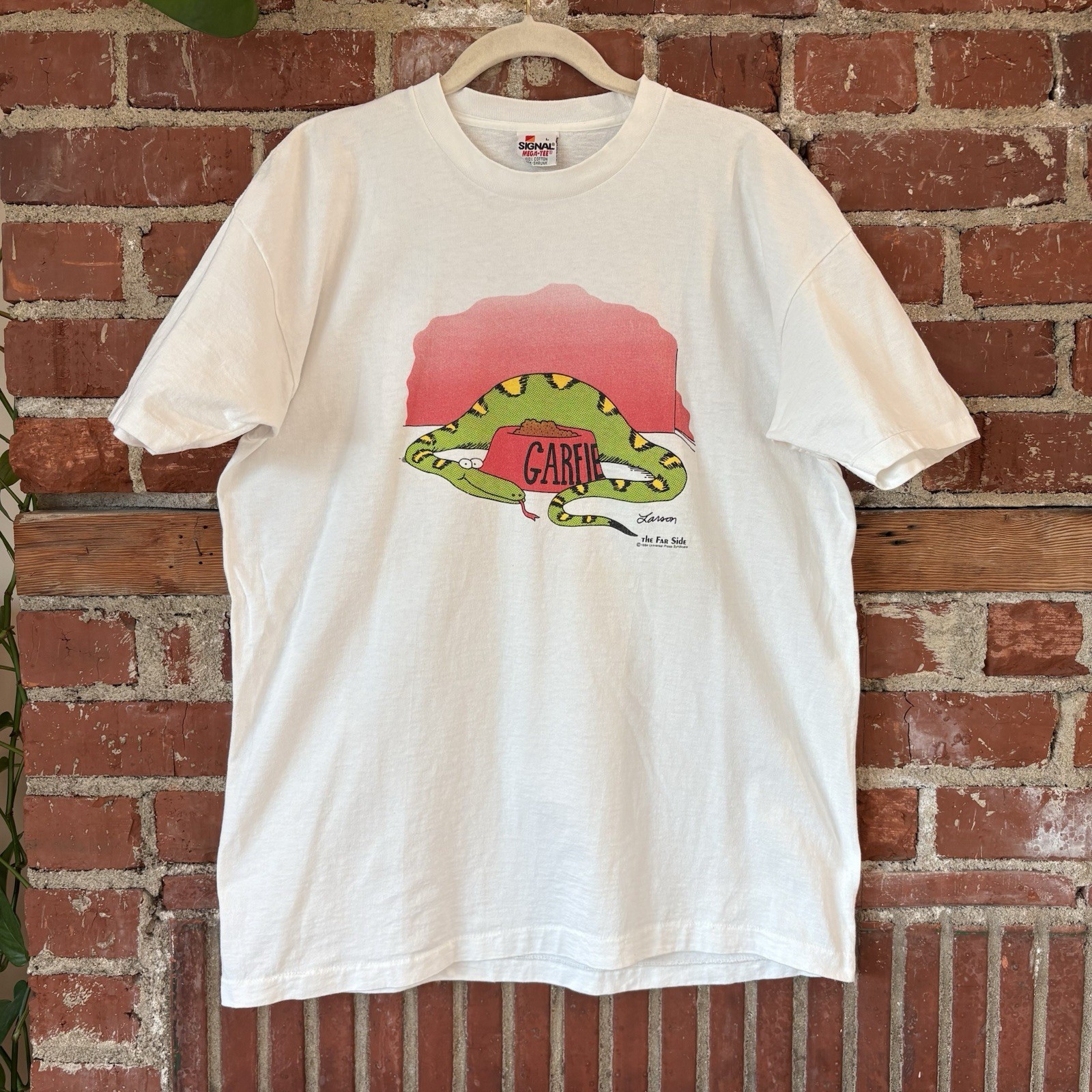 1984 The Far Side Snake Eats Garfield T-Shirt