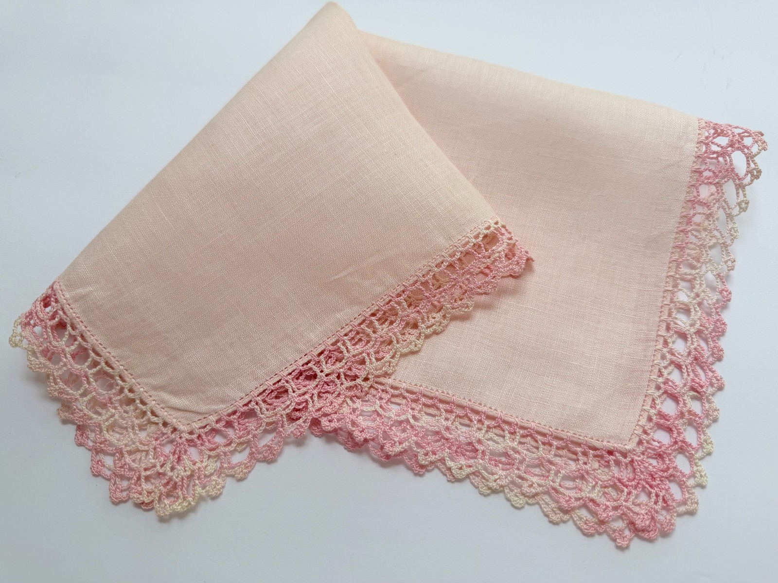 VINTAGE HANKY 1940s PINK IRISH LINEN HAND CROCHET EDGING IN SHADES OF PINKS
