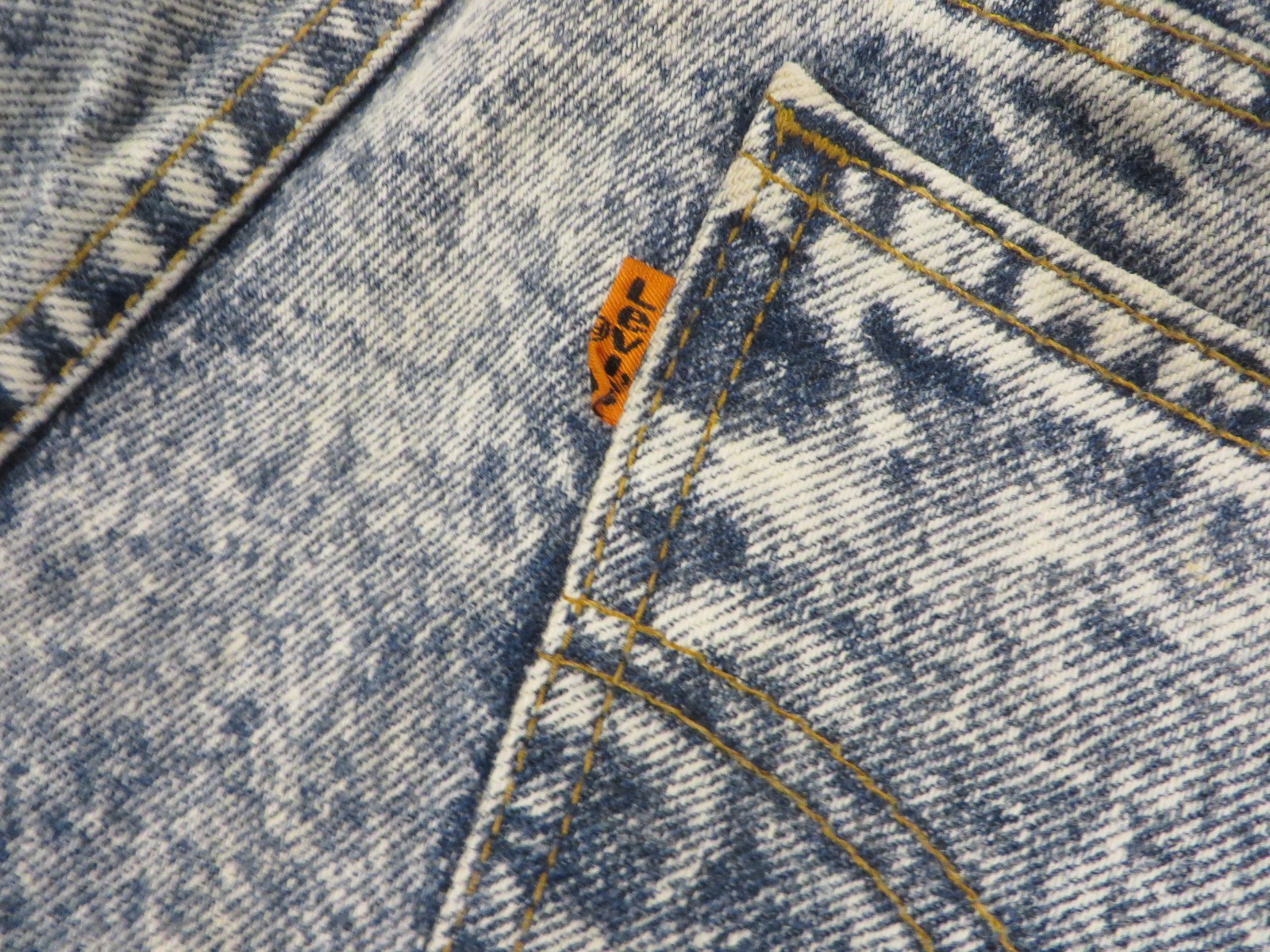 VINTAGE APPAREL DENIM JEANS LEVIS 505 SIZE 31-30