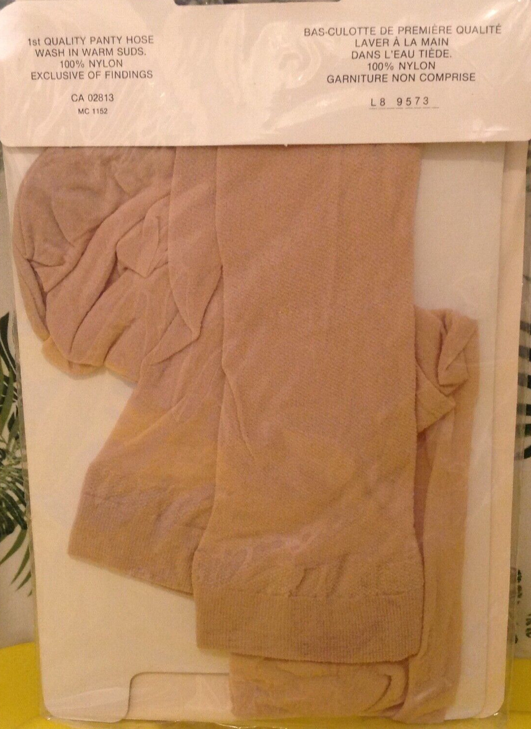 Vintage Pantyhose 😂Maple Leaf Fat Jeane Model Color Wheat Size BMAP01
