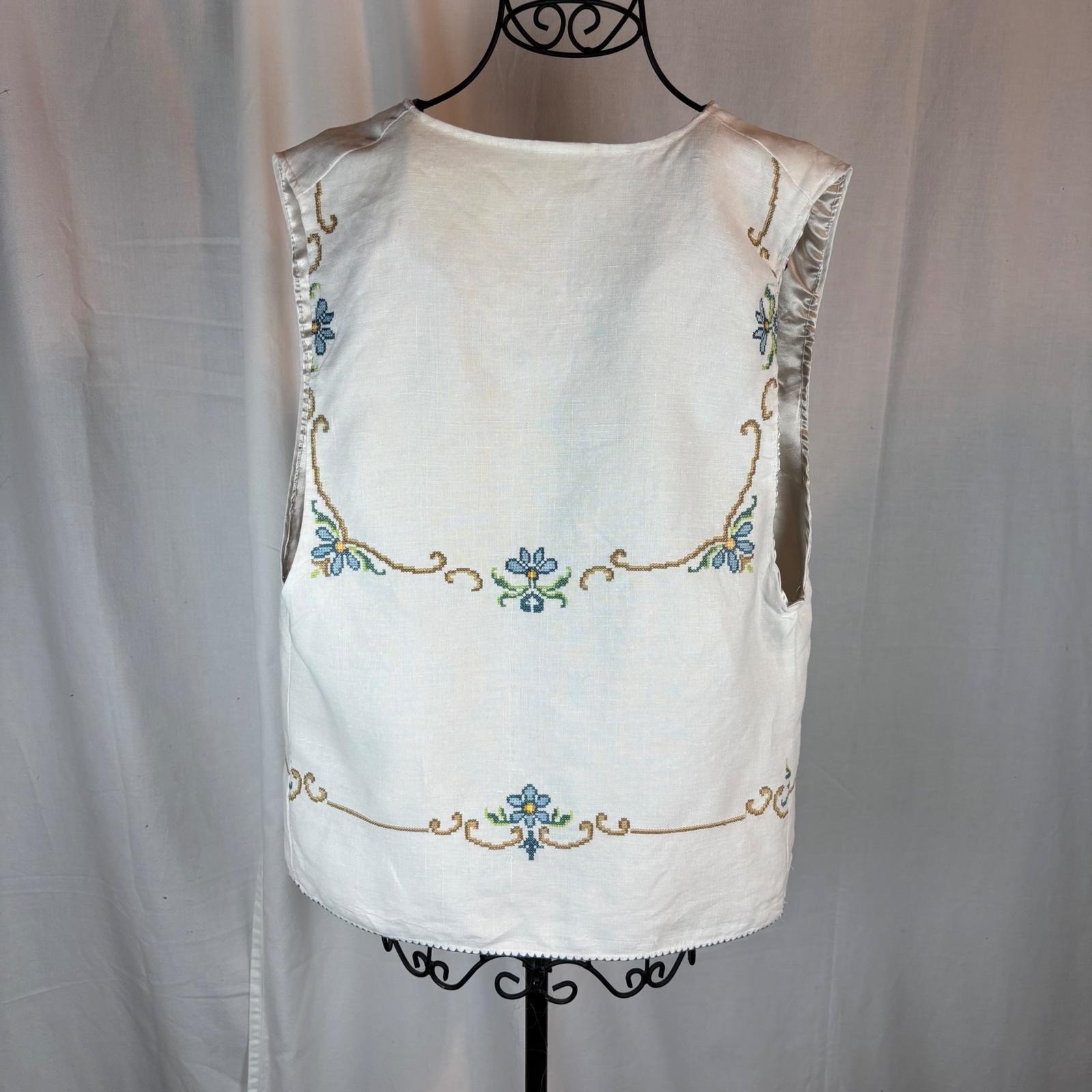 Vintage Floral Cross Stitch Embroidered Wht Linen Vest Handmade Upcycled Sz S