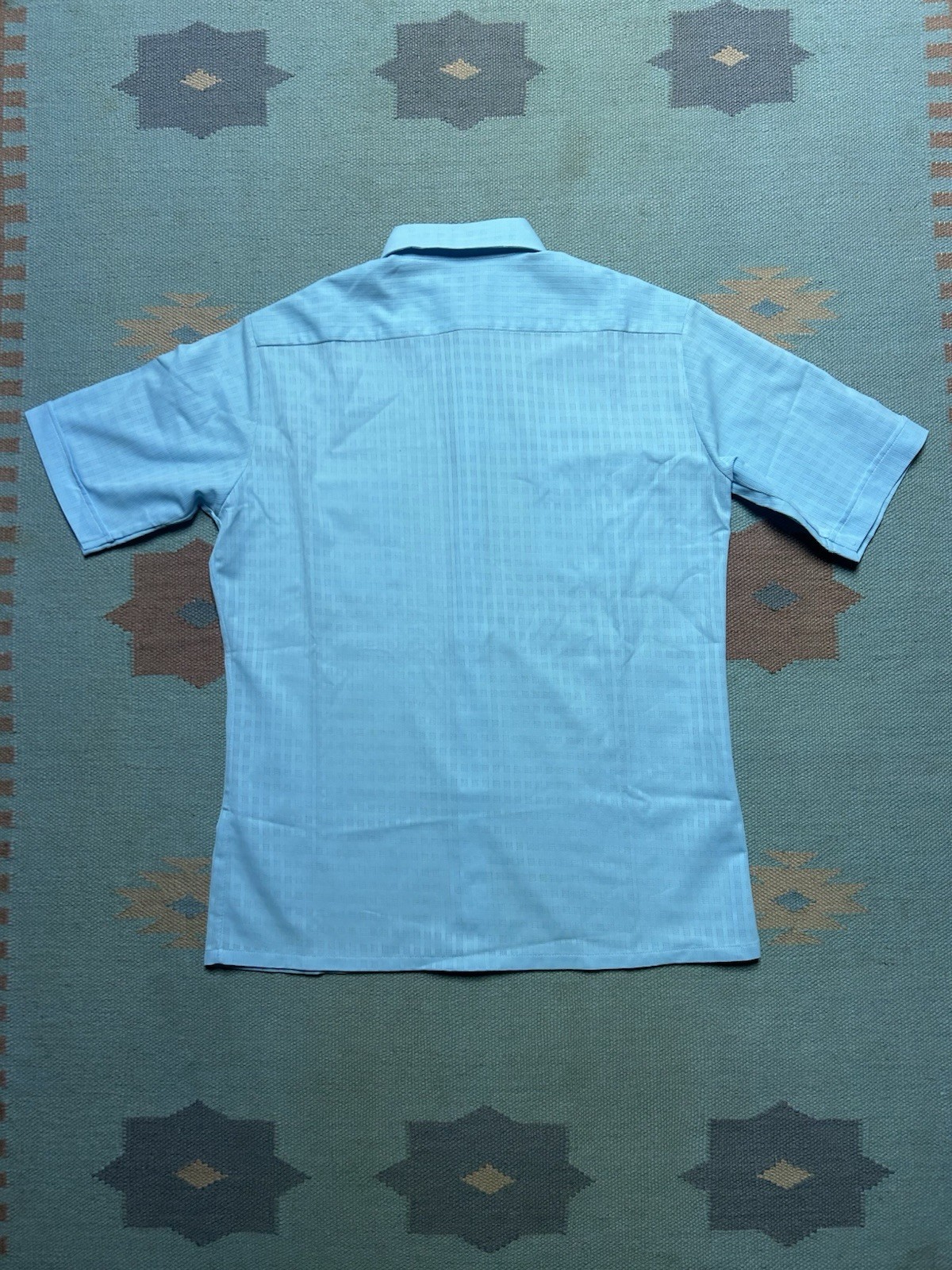 Vintage 70s short sleeve button shirt polyester knit breathable blue medium