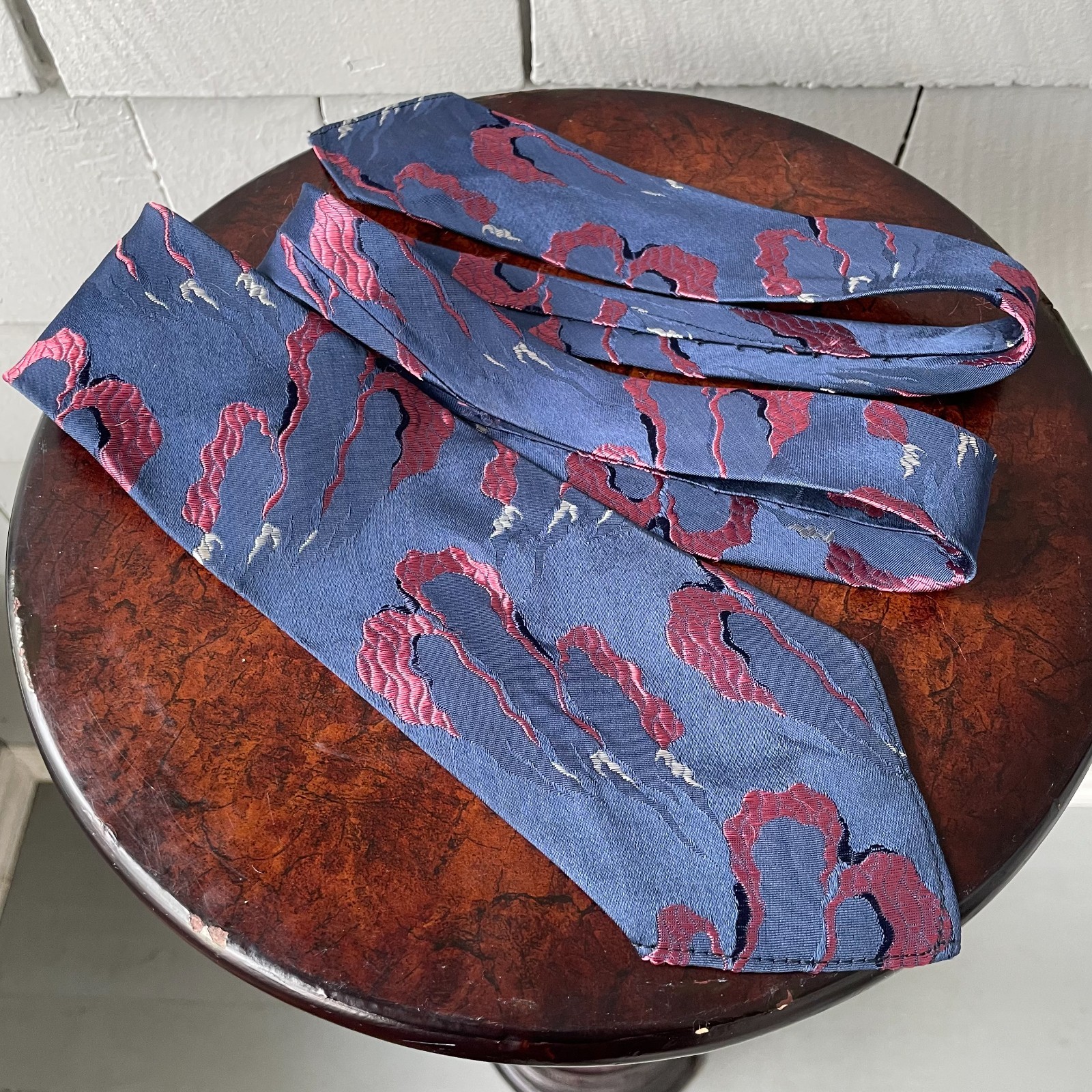 30s Vintage Unique Midnight Blue Pink Silver Abstract Mens Swanky Tie 47 x 3.5