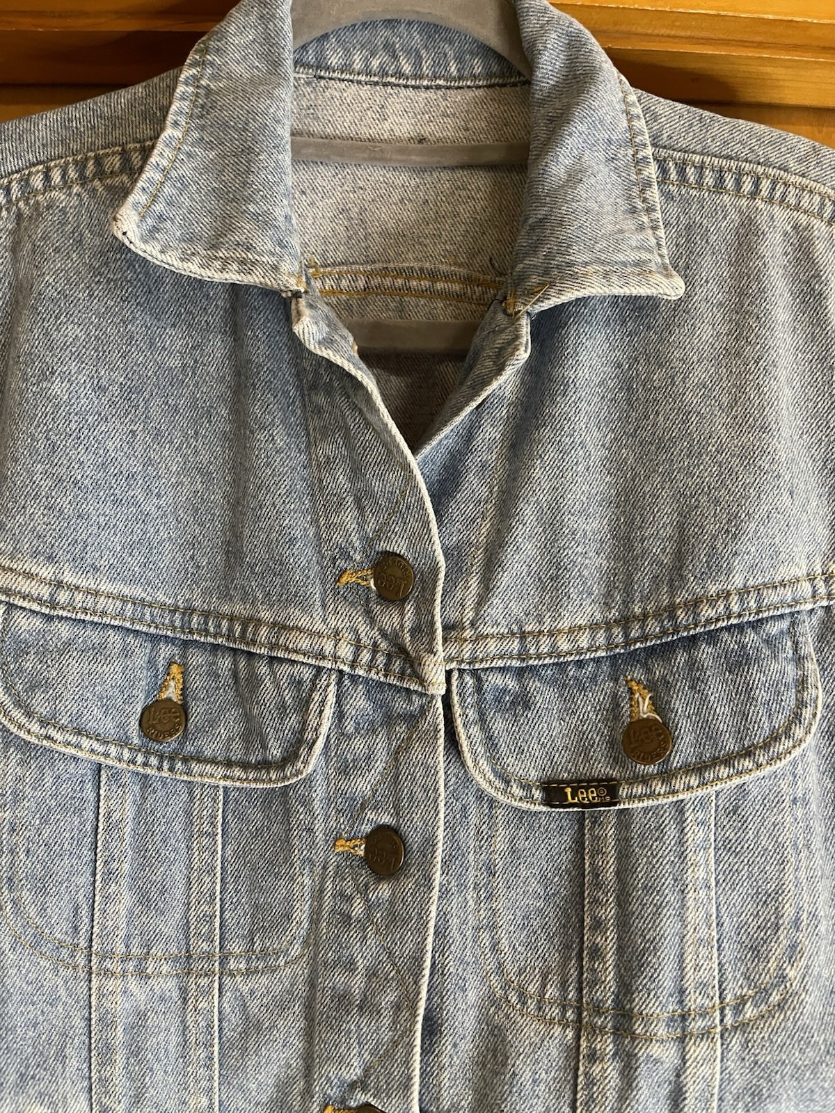 Vintage LEE Jean Jacket Womens 46 Bust Light Blue Western Cowboy Blue Denim, EUC