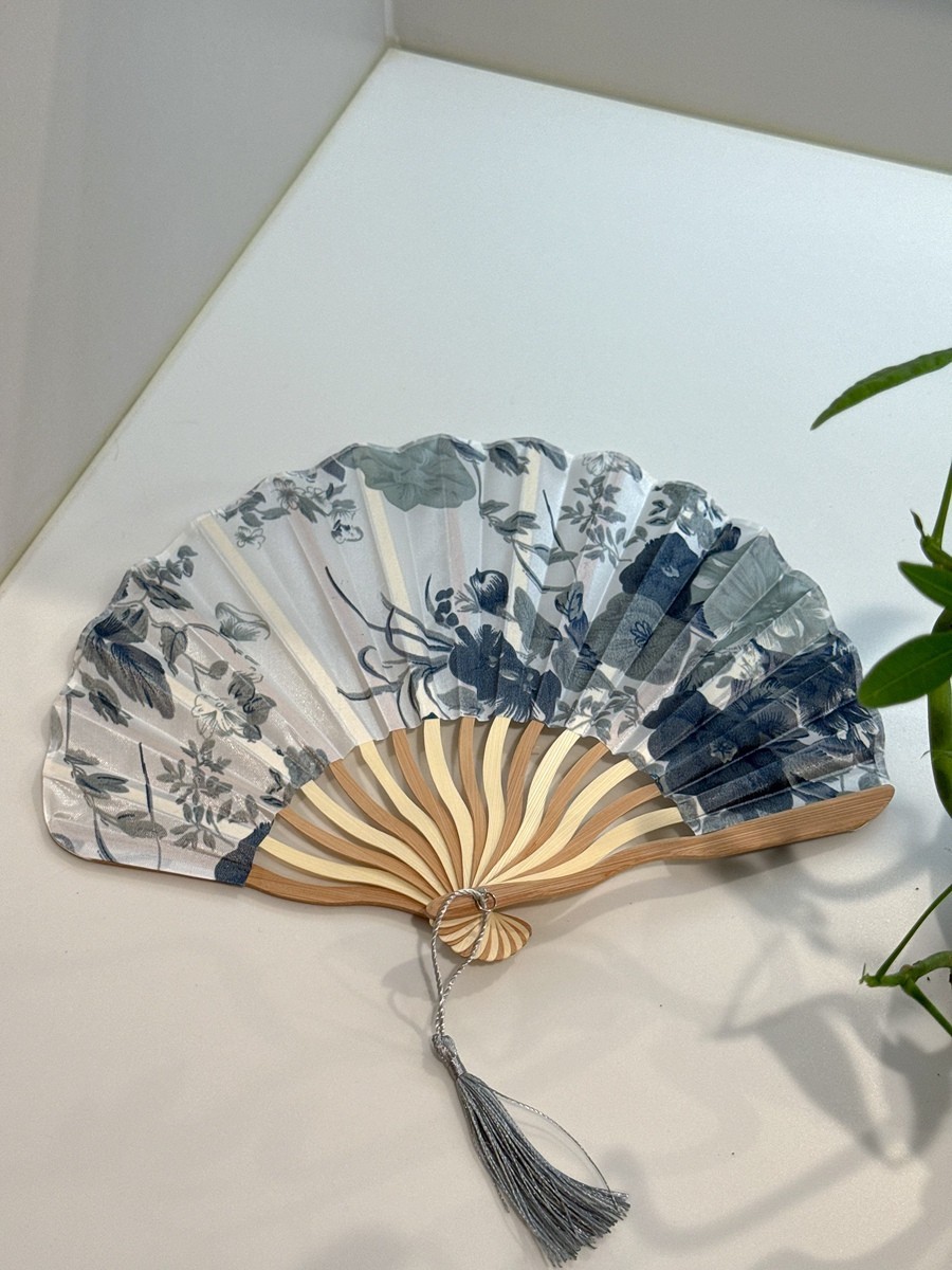 Bamboo Hand Fan – Vintage Ink Wash Painting, Seashell Shape, Summer Essential