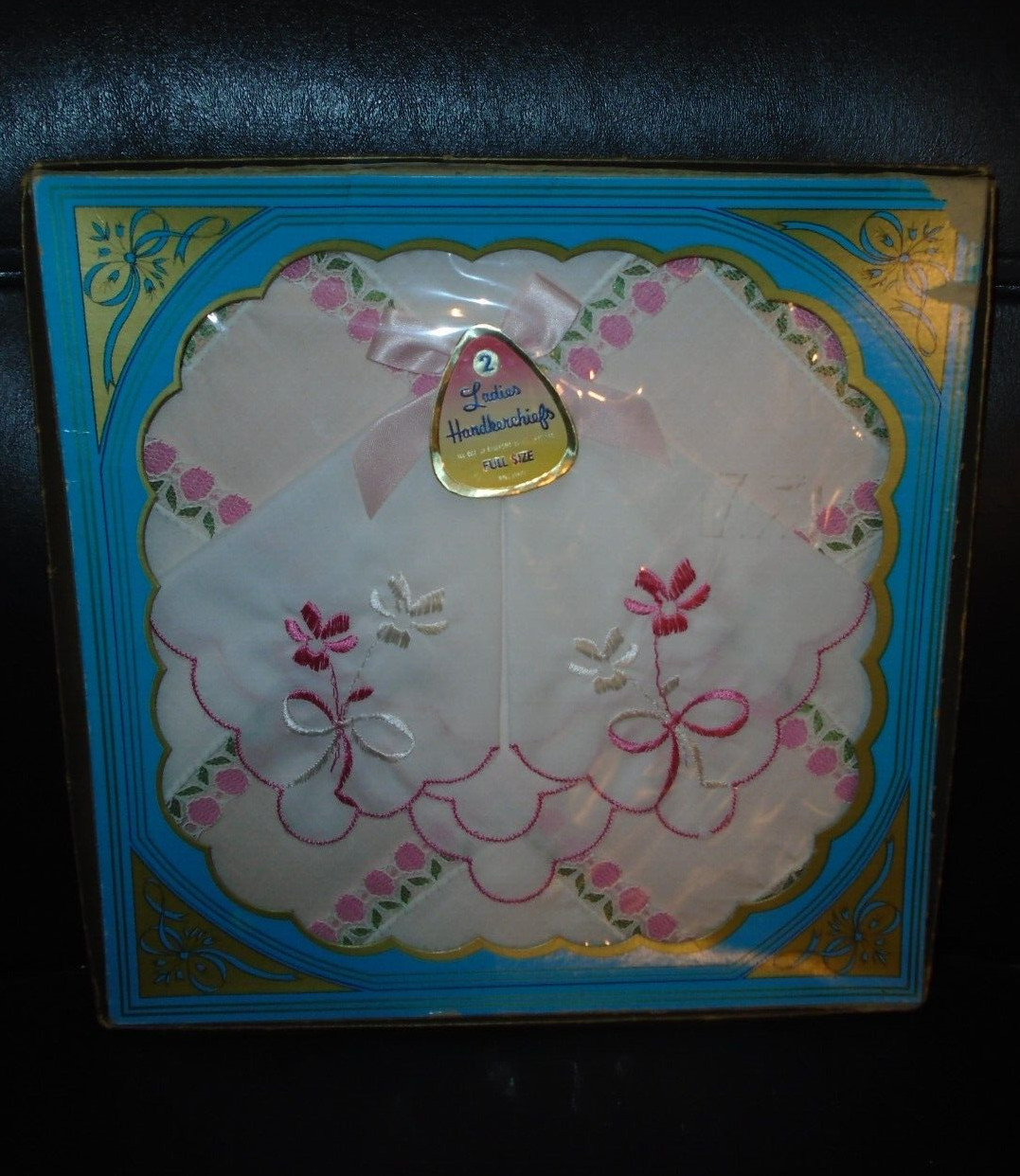 NOS VINTAGE BOX OF 2 LADIE’S WHITE WITH PINK EMBROIDERED FLOWERS HANDKERCHIEFS