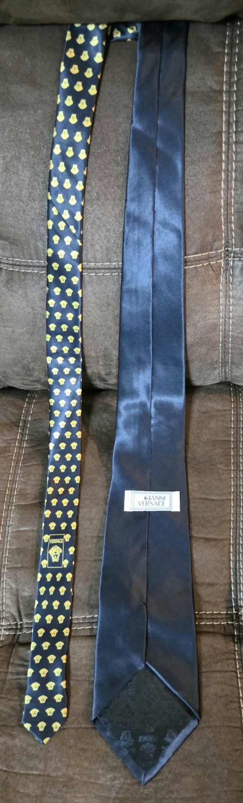Rare Vintage 1990s Midnight Black and Gold Silk Tie!❤️