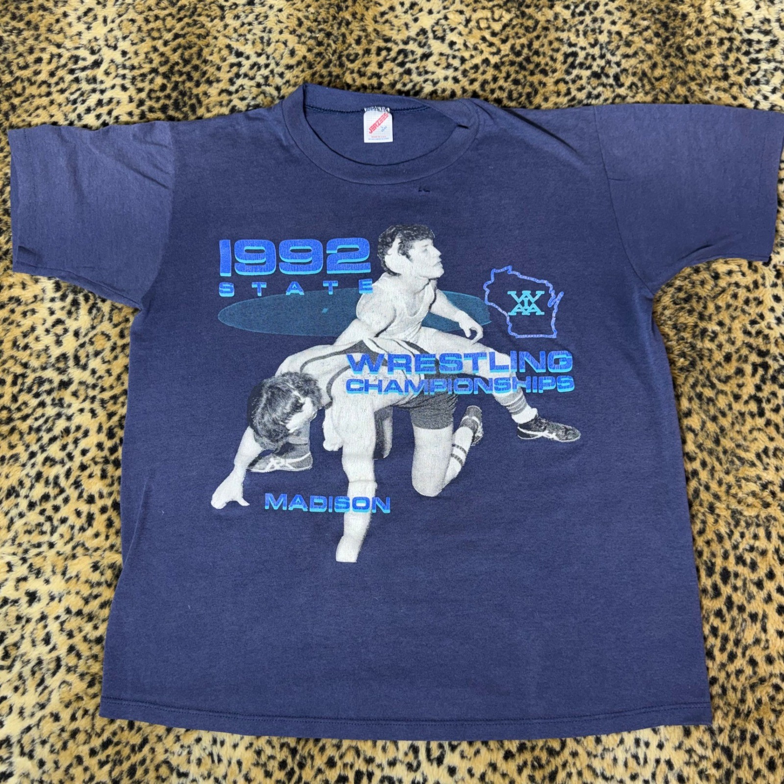 Vintage 1992 Wisconsin Wrestling State Champion T-Shirt Size L Faded Blue